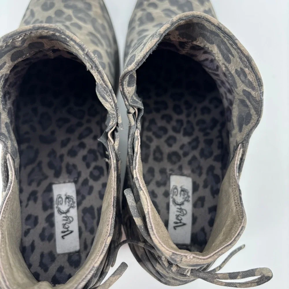 Very G Women Ankle Boots 10 Gray Leopard Print Lace Up Back Block Heel Boho Chic